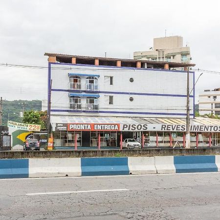 Le Monde Hostel Гуаружа Екстер'єр фото