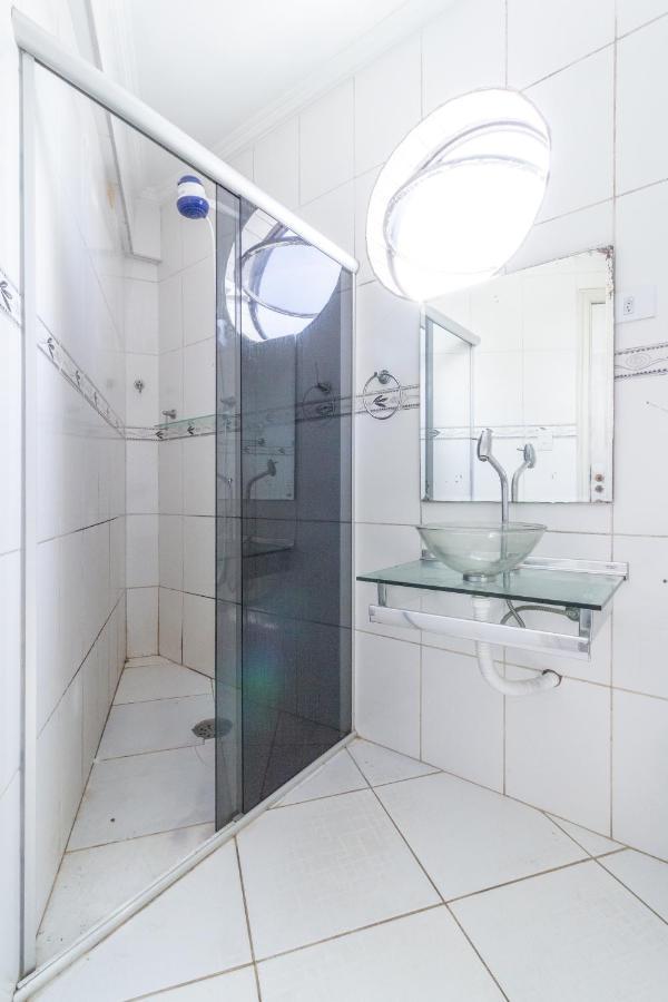 Le Monde Hostel Гуаружа Екстер'єр фото