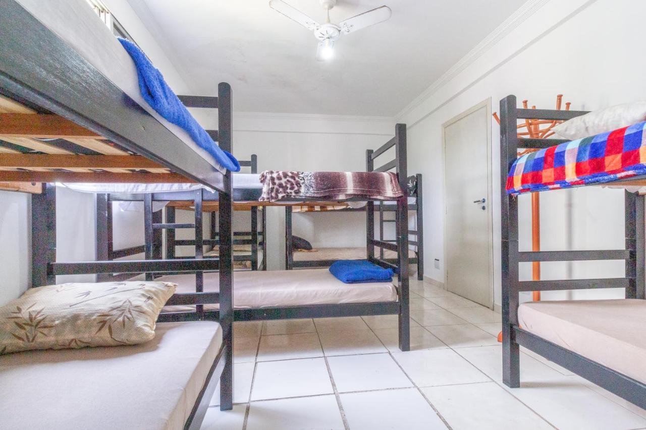 Le Monde Hostel Гуаружа Екстер'єр фото