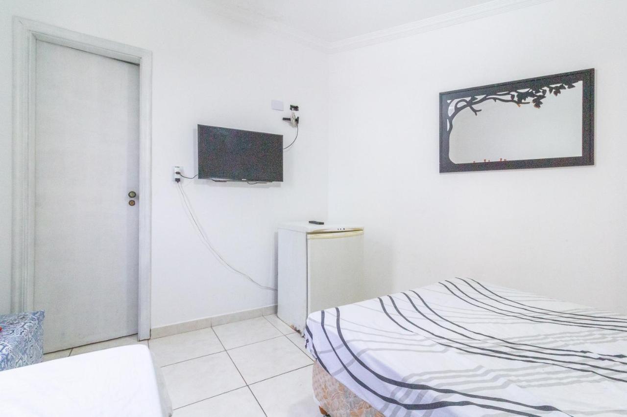 Le Monde Hostel Гуаружа Екстер'єр фото