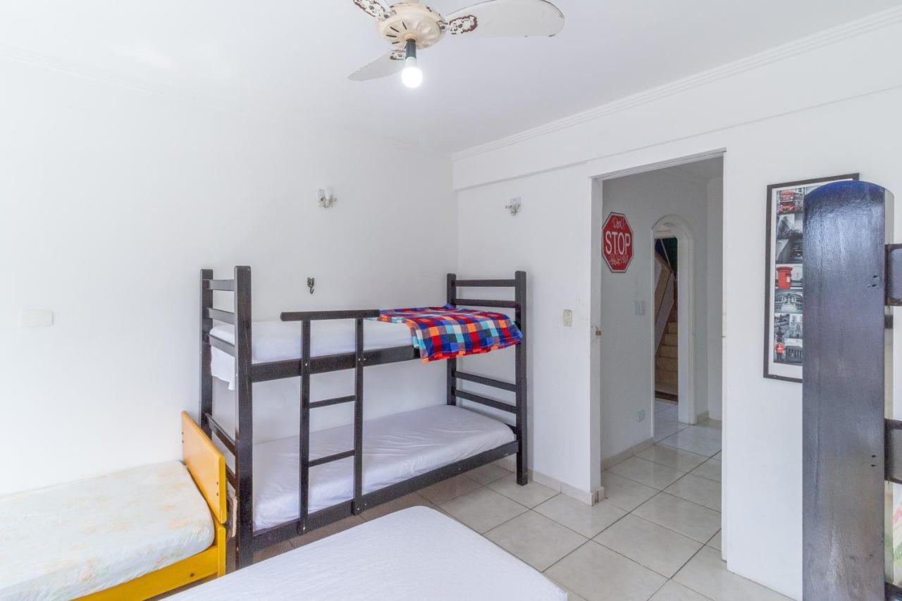 Le Monde Hostel Гуаружа Екстер'єр фото