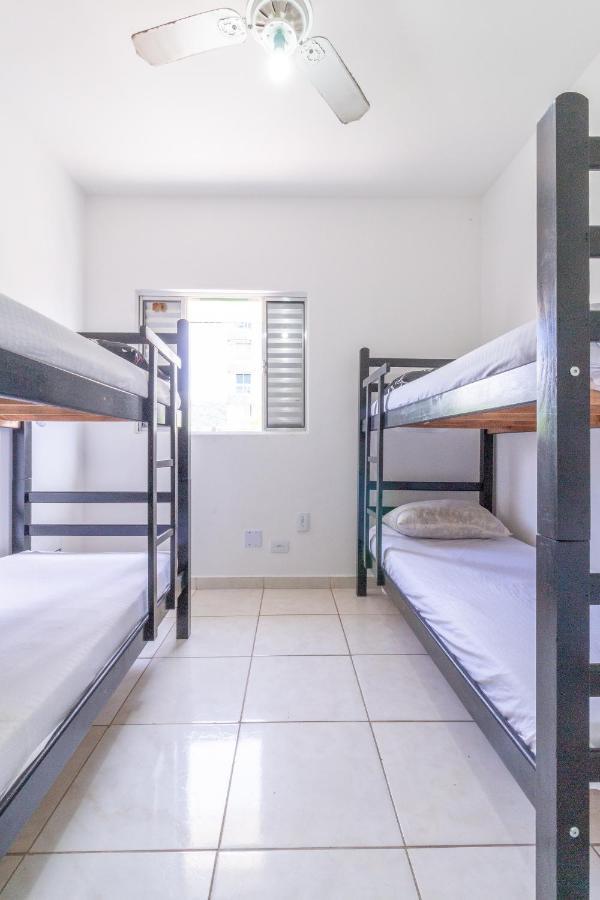 Le Monde Hostel Гуаружа Екстер'єр фото